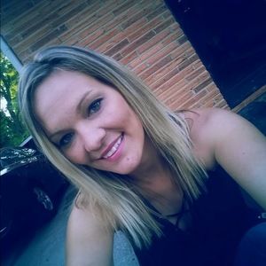 Meet your Posher, Raquel